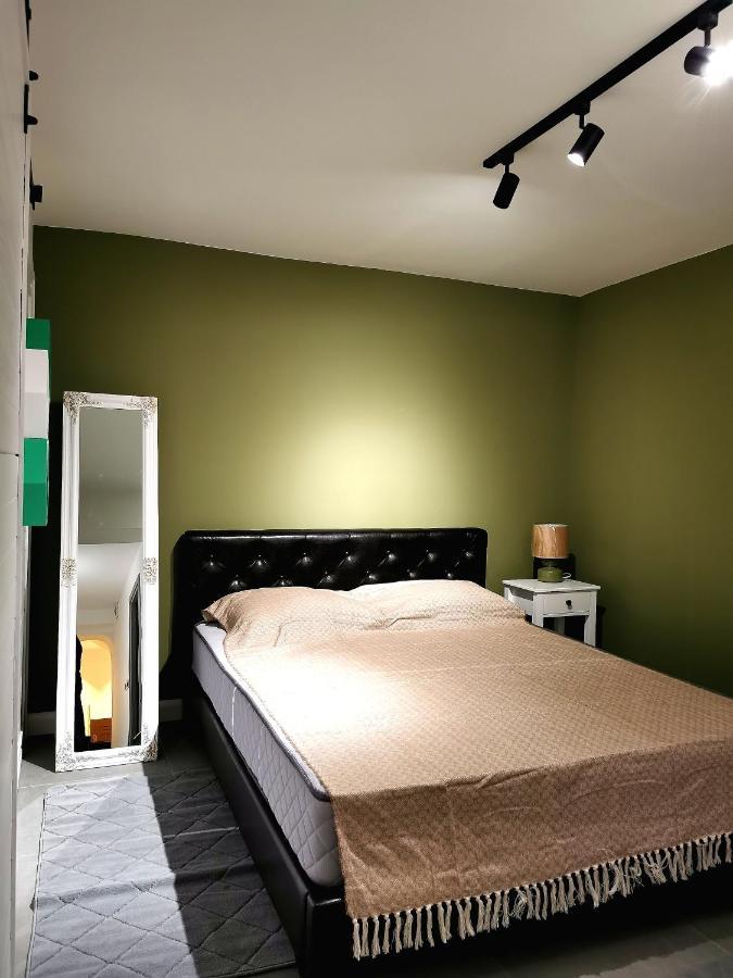 Uranus Studio Apartment เปียตราเนียมซ์ ภายนอก รูปภาพ