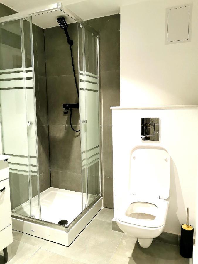 Uranus Studio Apartment เปียตราเนียมซ์ ภายนอก รูปภาพ