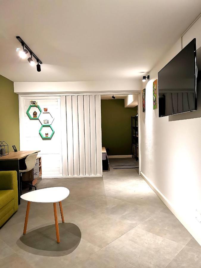 Uranus Studio Apartment เปียตราเนียมซ์ ภายนอก รูปภาพ